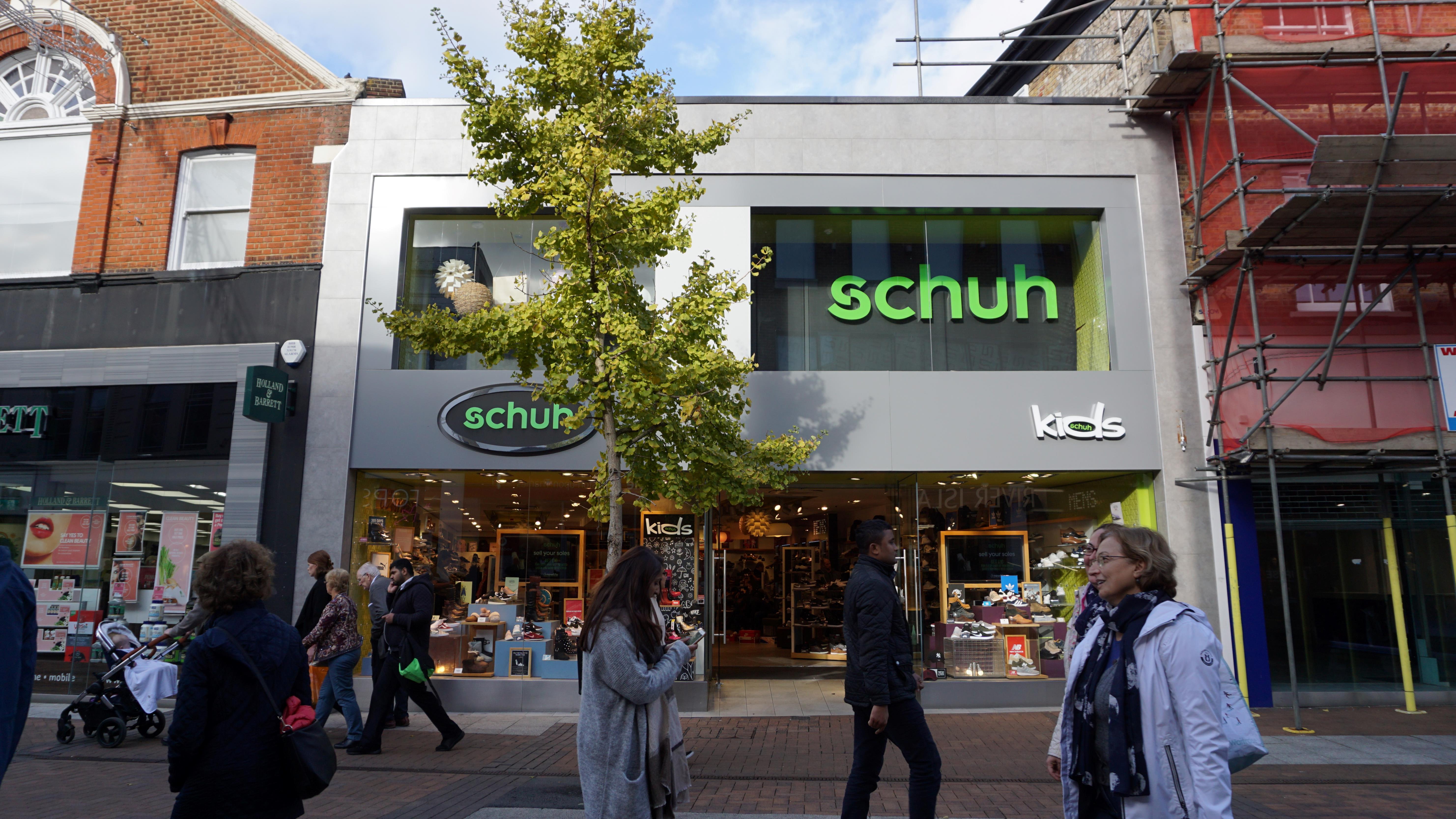Schuh invites customers to “Sell Your Soles”