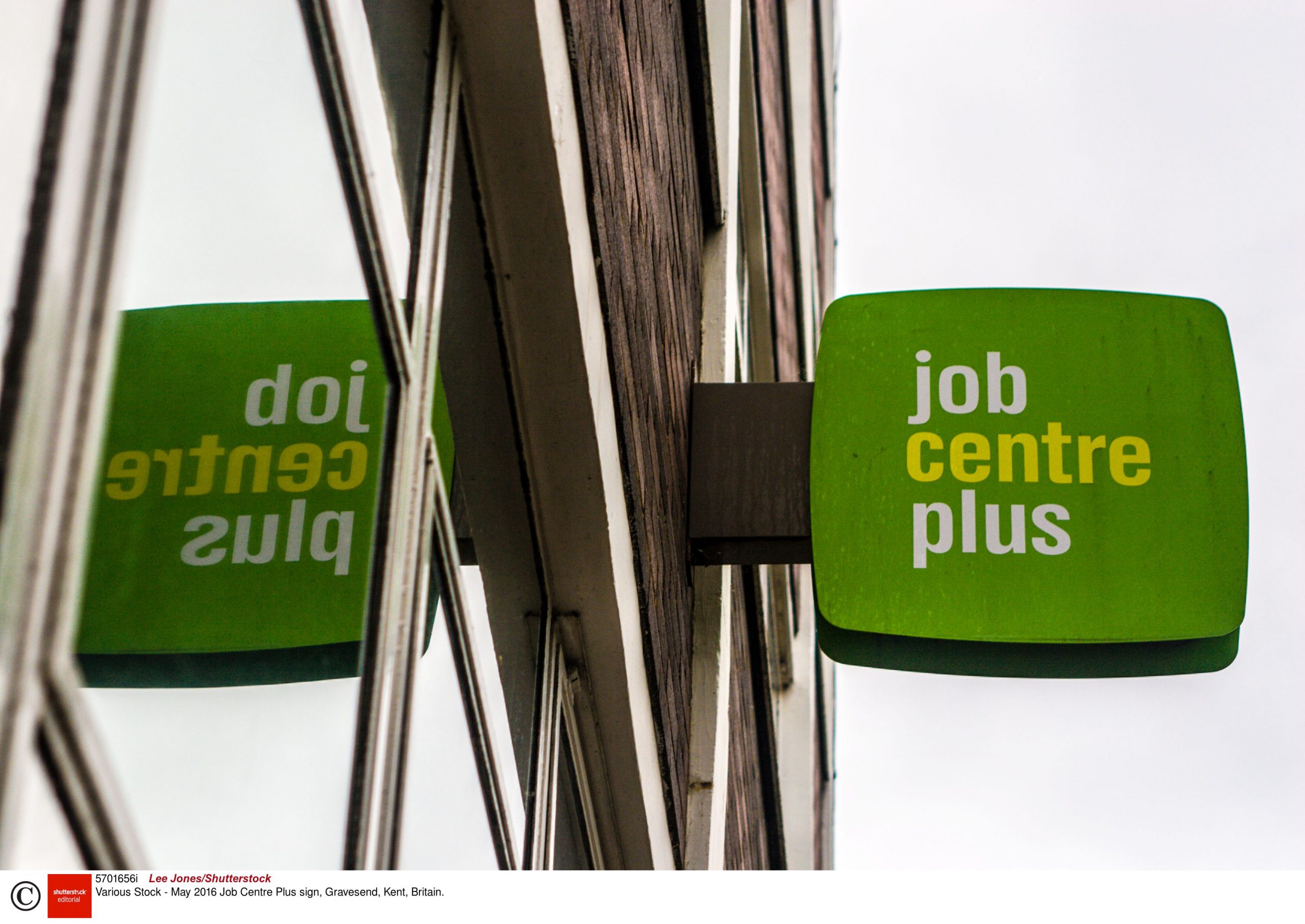 Coronavirus: UK job vacancies fall while benefit claims soar
