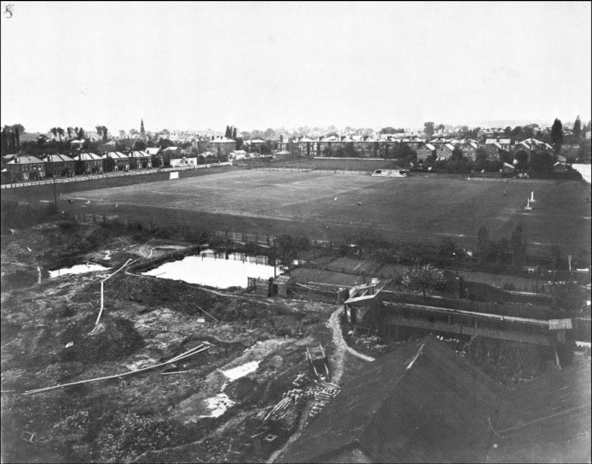The clay pit at New Malden in earlier times.