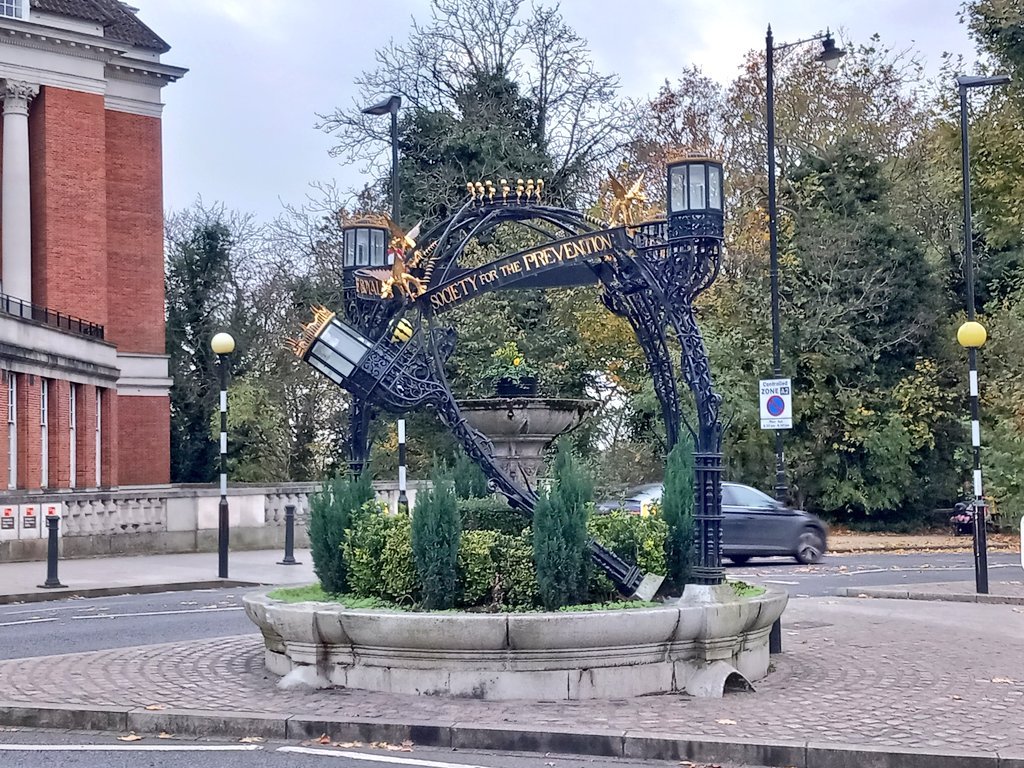 Grade II listed RSPCA fountain by Richmond Park damaged after car crash