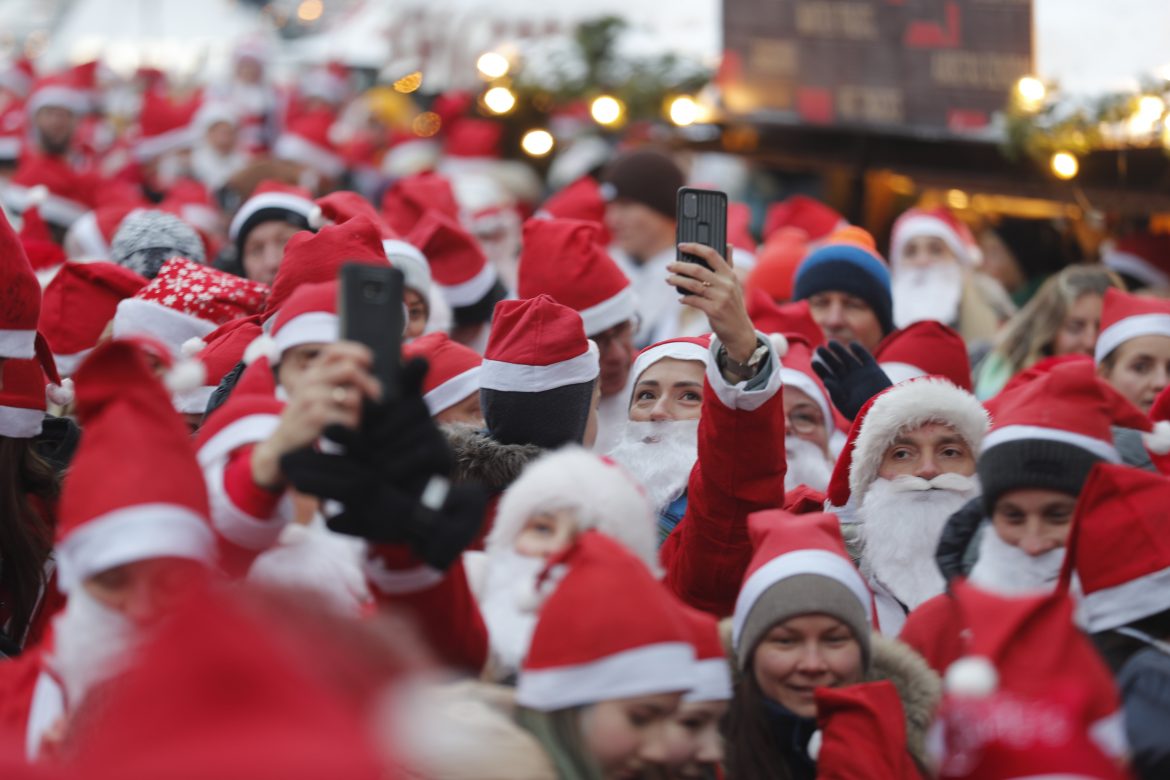 Kingston’s first ever ‘Santa Dash’ hosted by local run club