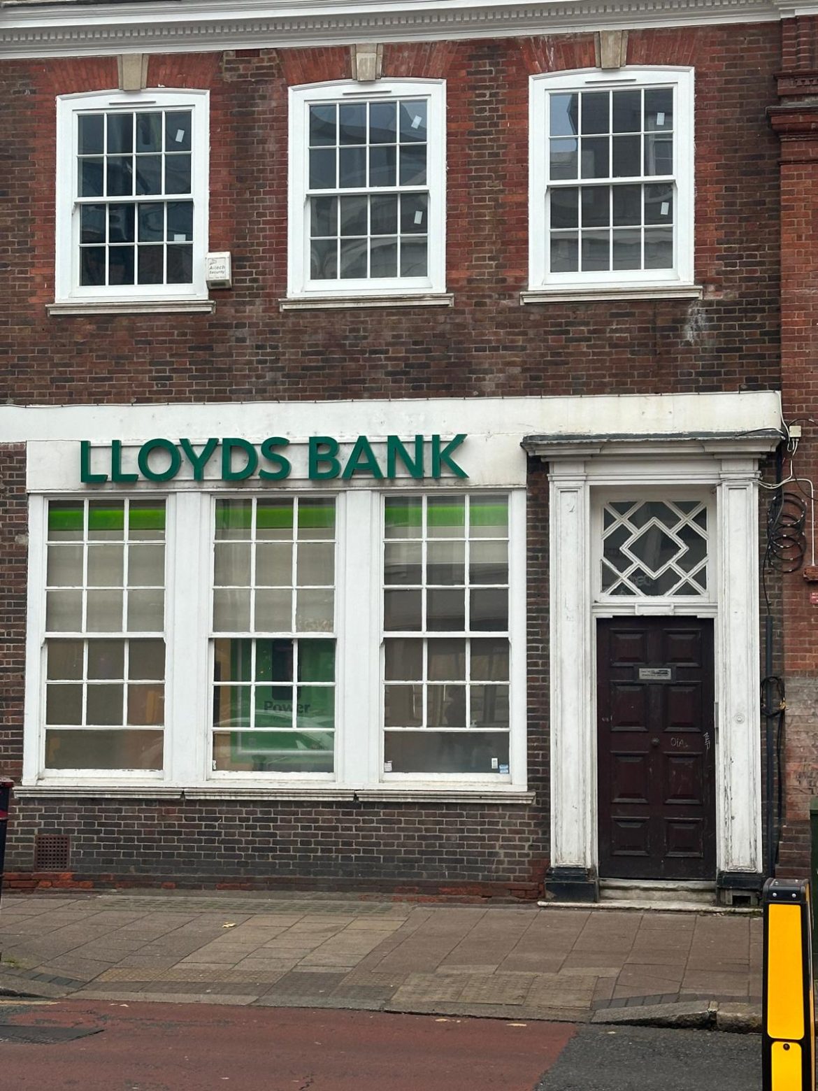 Surbiton residents react to Lloyds Bank closure