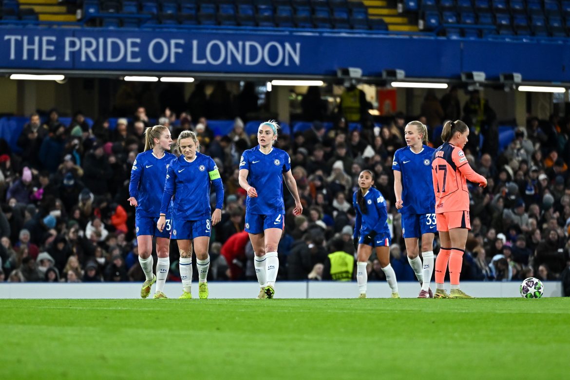 Two goals disallowed in 1-1 draw between Chelsea and Barcelona