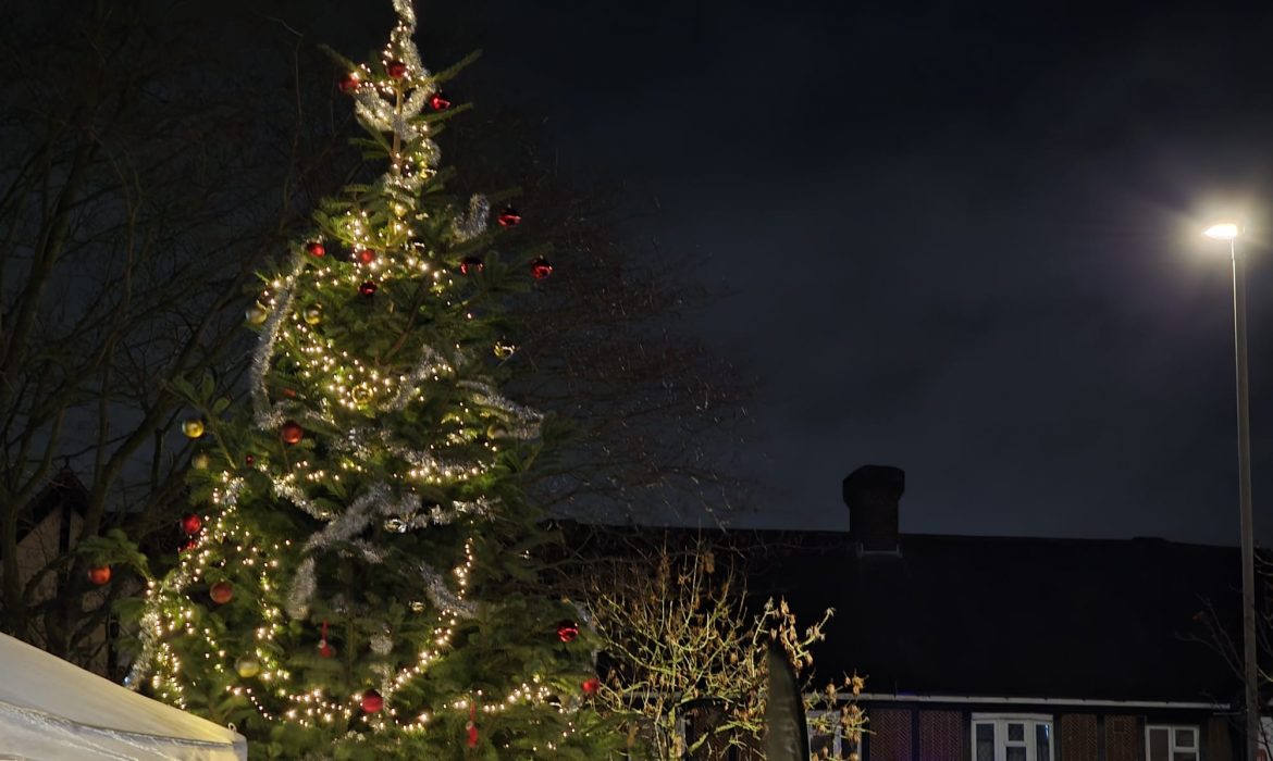 Watch: Locals come together for Christmas lights switch-on at Old Malden