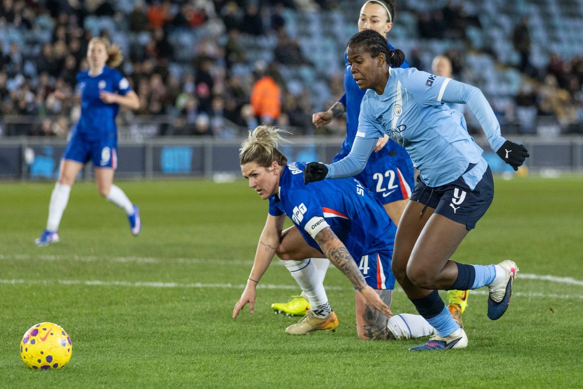 Kaptein header sends Chelsea to League Cup final